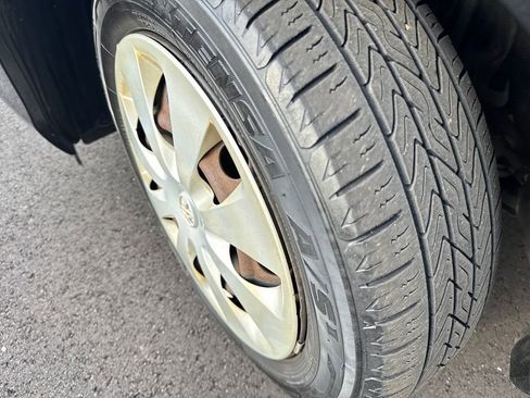 Used 2012 Toyota Prius C One image 25