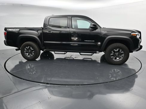 Used 2023 Toyota Tacoma TRD Off-Road AWD/4WD image 9