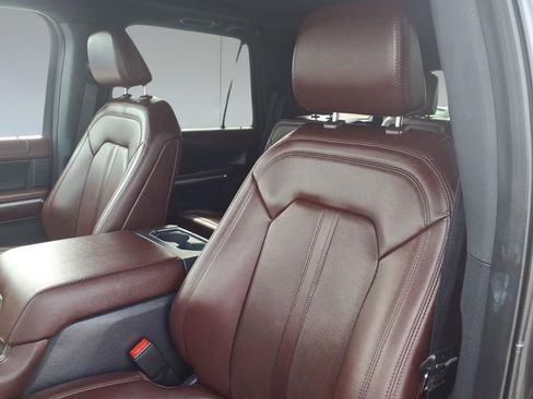 Used 2024 Ford Expedition Limited image 14