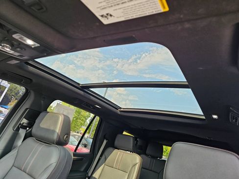 Used 2025 Chevrolet Tahoe RST w/ RST Capability Package AWD/4WD image 11