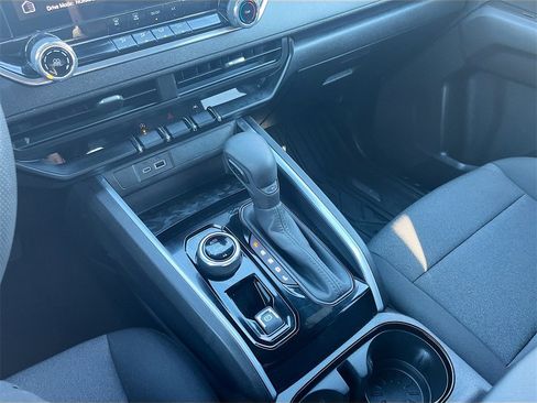 Used 2024 Chevrolet Colorado Trail Boss w/ Advanced Trailering Package image 16