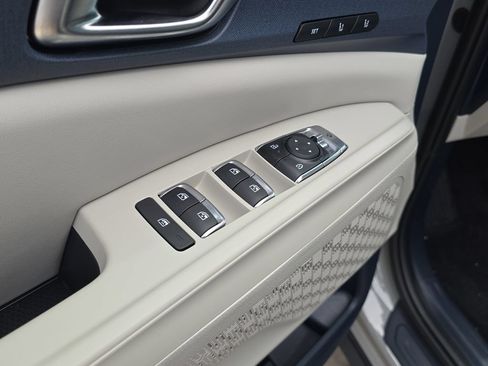 New 2026 Kia Carnival EX FWD image 21