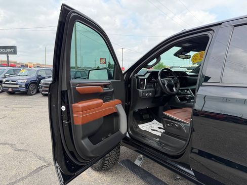 Used 2024 GMC Sierra 1500 Denali Ultimate AWD/4WD image 12