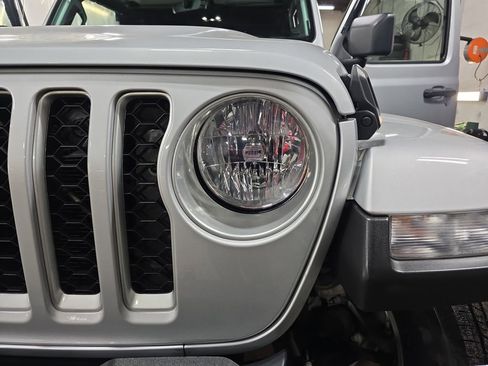 Used 2022 Jeep Gladiator Overland w/ Popular Equipment Package image 29