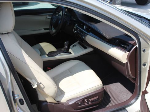 Used 2017 Lexus ES 350 FWD image 11
