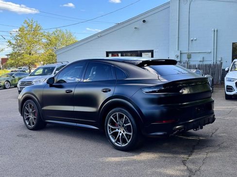 Used 2022 Porsche Cayenne GTS AWD/4WD image 4