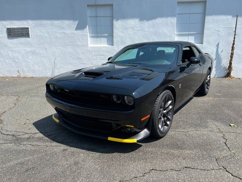 Used 2022 Dodge Challenger R/T Scat Pack image 2