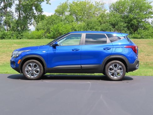 Certified 2024 Kia Seltos LX AWD/4WD image 3
