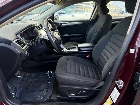 Used 2018 Ford Fusion SE w/ Fusion SE Technology Package FWD image 12