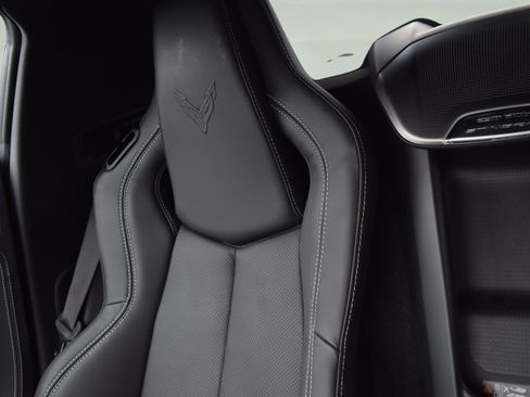 Used 2024 Chevrolet Corvette Stingray Preferred Cpe w/ Battery Protection Package RWD image 18