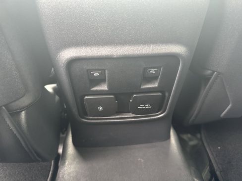 Used 2023 Ford Bronco Badlands image 23