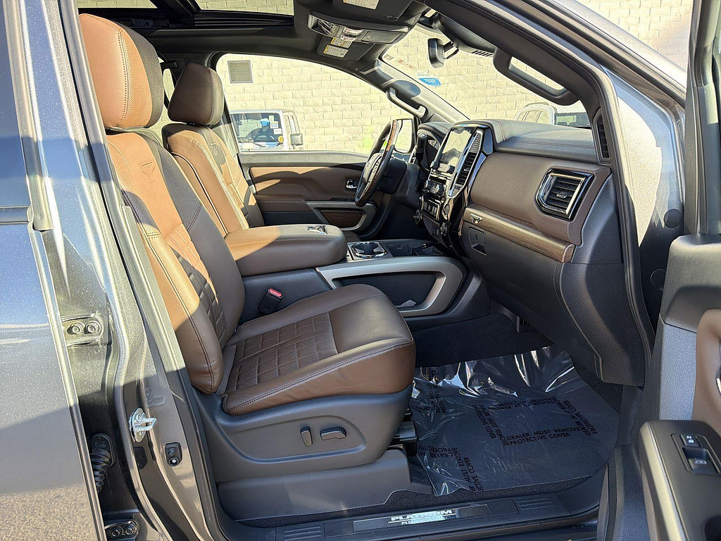 Used 2021 Nissan Titan Platinum Reserve w/ Moonroof Package AWD/4WD image 28