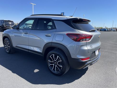 Certified 2023 Chevrolet TrailBlazer ACTIV w/ Sun and Liftgate Package FWD image 3