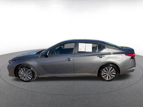 Used 2025 Nissan Altima 2.5 SV image 6