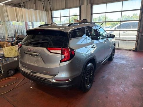 Used 2024 GMC Terrain AT4 AWD/4WD image 5