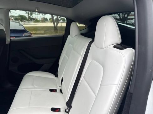 Used 2024 Tesla Model Y Long Range RWD image 13
