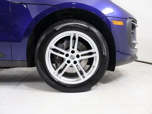 Used 2025 Porsche Macan image 21