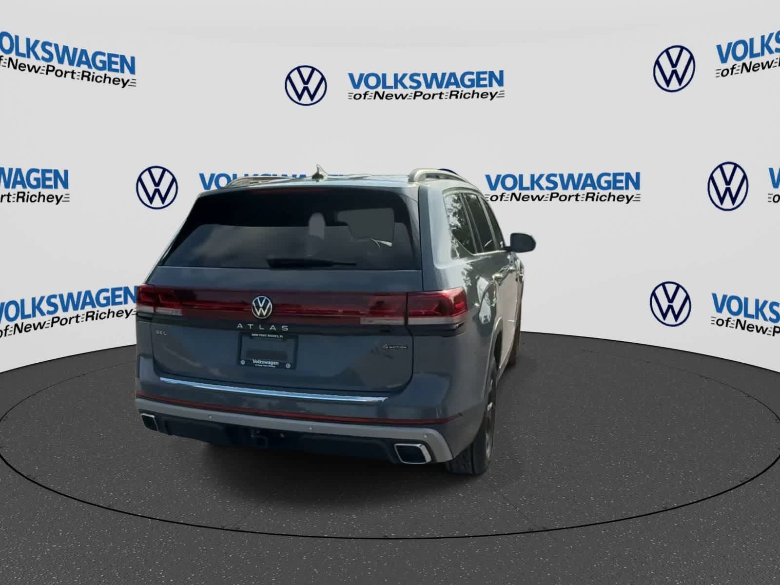 Used 2024 Volkswagen Atlas Peak Edition SEL AWD/4WD image 7