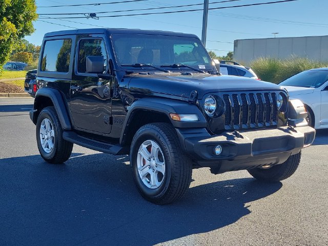 Used 2022 Jeep Wrangler Sport AWD/4WD image 3