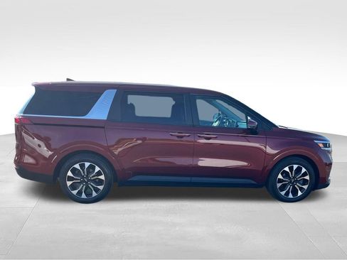 Used 2023 Kia Carnival EX FWD image 6