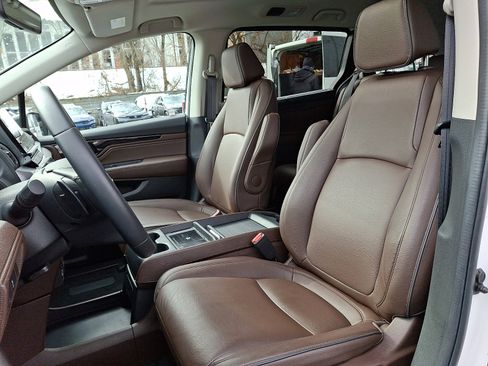 Certified 2025 Honda Odyssey Touring image 12