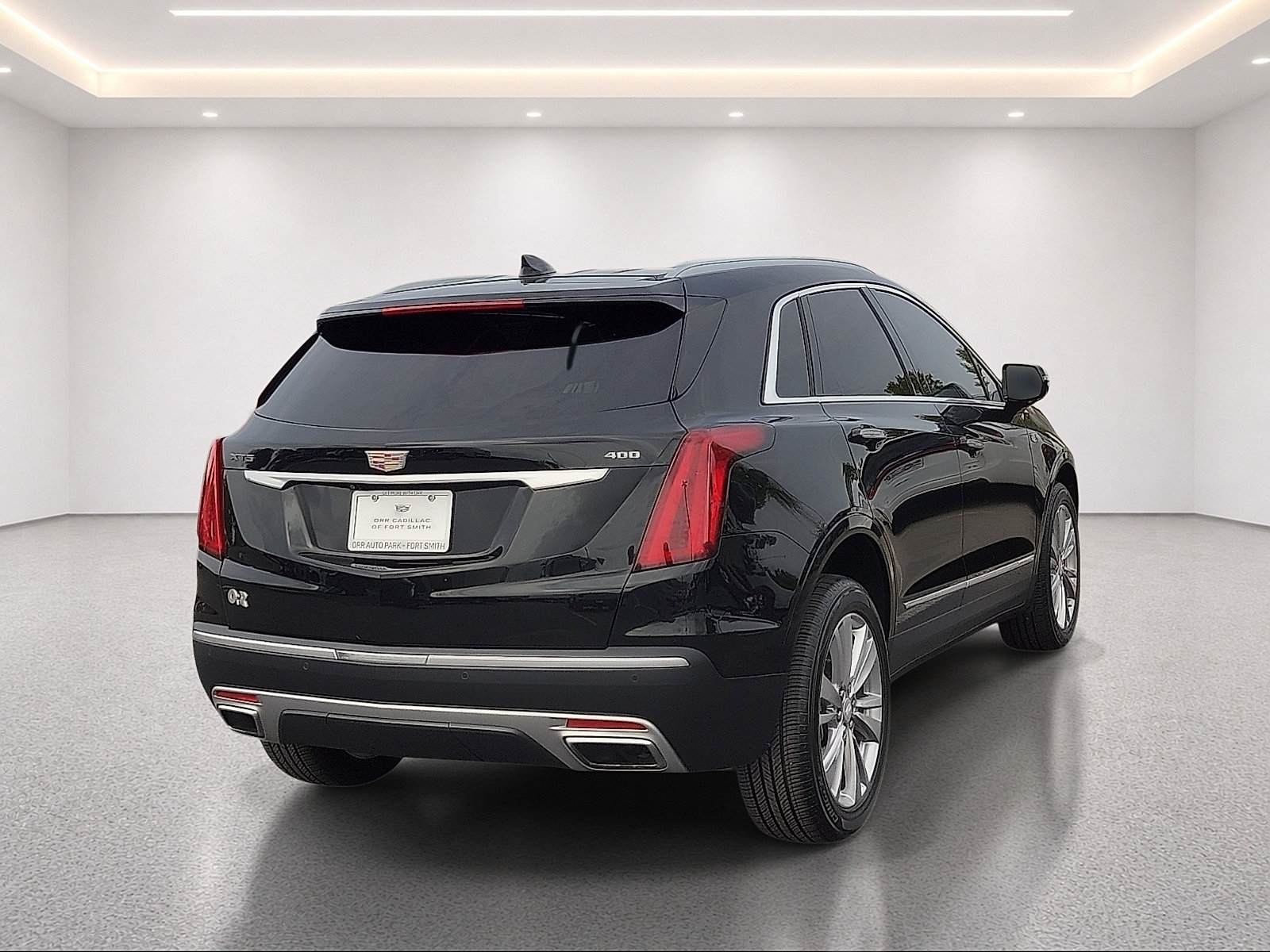 Used 2023 Cadillac XT5 Premium Luxury w/ LPO, Floor Liner Package FWD image 5
