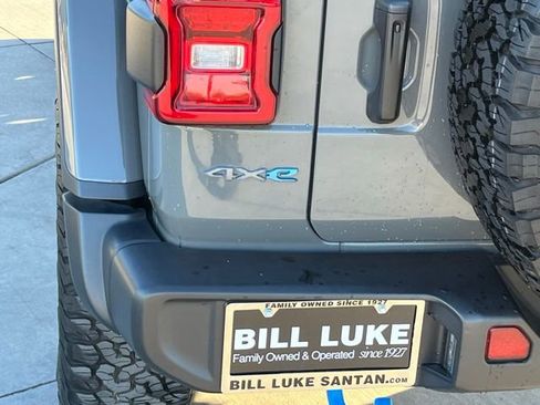 Used 2023 Jeep Wrangler Unlimited Rubicon 4xe AWD/4WD image 10