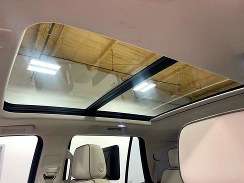 Used 2021 GMC Yukon Denali w/ Denali Premium Package image 33