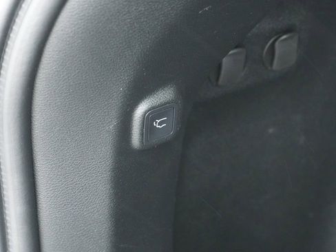 Used 2023 Jeep Cherokee Altitude Lux AWD/4WD image 9