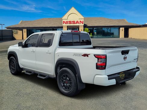Used 2022 Nissan Frontier PRO-4X w/ Pro-4X Premium Package image 3