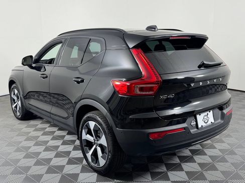 Certified 2025 Volvo XC40 B5 Plus AWD/4WD image 11