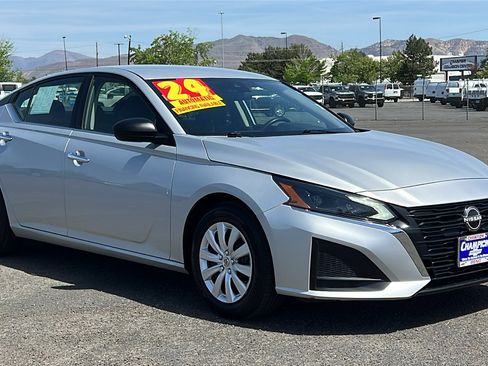 Used 2024 Nissan Altima 2.5 S FWD image 3