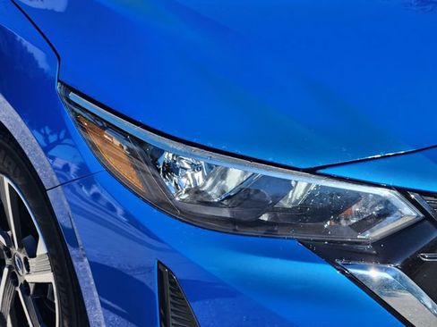Used 2025 Nissan Sentra SV FWD image 10