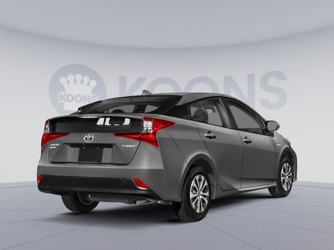 Used 2019 Toyota Prius LE AWD/4WD image 2