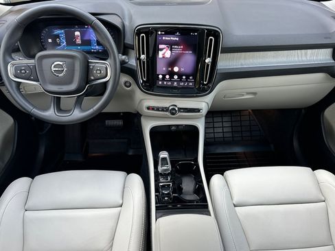 Certified 2025 Volvo XC40 B5 Plus AWD/4WD image 16