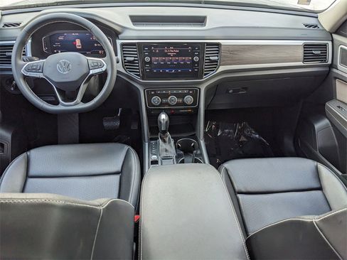 Certified 2023 Volkswagen Atlas SE w/ Panoramic Sunroof Package image 15
