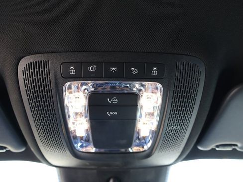 Used 2025 Mercedes-Benz GLB 250 w/ Driver Assistance Package image 40