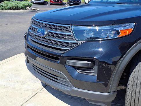 Used 2022 Ford Explorer XLT image 20