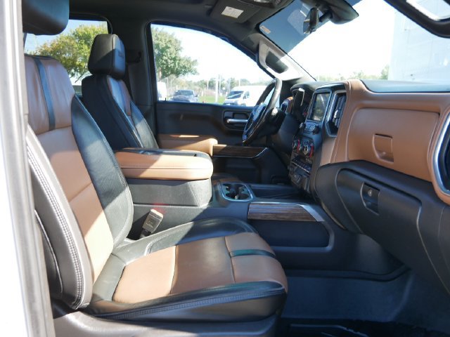 Used 2019 Chevrolet Silverado 1500 High Country w/ Technology Package AWD/4WD image 13