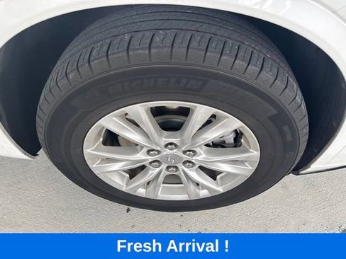 Used 2024 Cadillac XT6 Luxury w/ LPO, Floor Liner Package FWD image 23