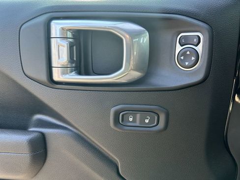 Used 2022 Jeep Wrangler Sport S image 14