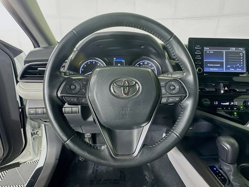 Used 2023 Toyota Camry SE w/ Convenience Package FWD image 15