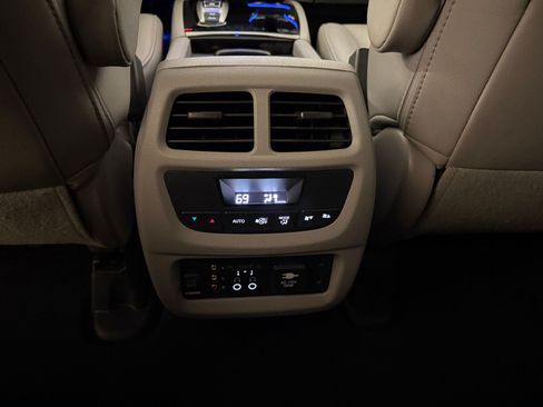 Used 2017 Honda Pilot Touring image 32