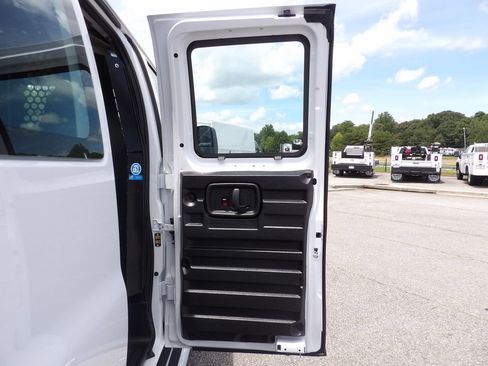 Used 2025 Chevrolet Express 2500 w/ Driver Convenience Package RWD image 26