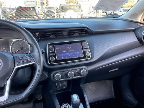 Used 2022 Nissan Kicks S image 5