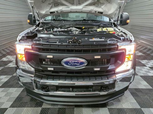 Used 2022 Ford F450 XL w/ Power Equipment Group image 38