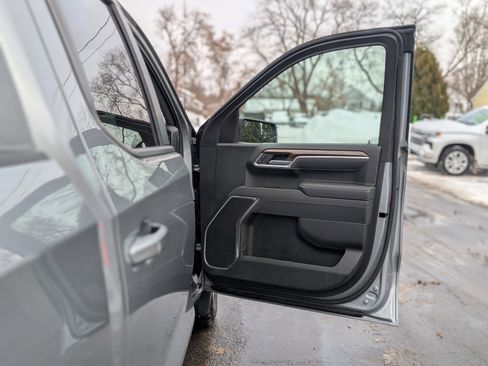 Used 2025 Chevrolet Silverado 1500 LT image 41