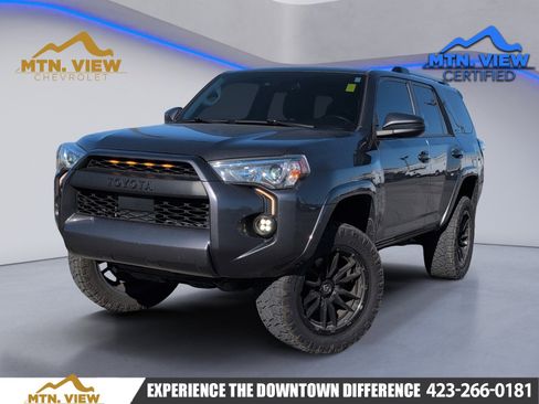 Used 2021 Toyota 4Runner SR5 Premium image 1