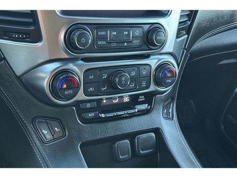 Used 2019 Chevrolet Suburban LT image 22