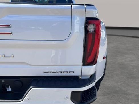 Used 2024 GMC Sierra 3500 Denali w/ Denali Reserve Package image 45